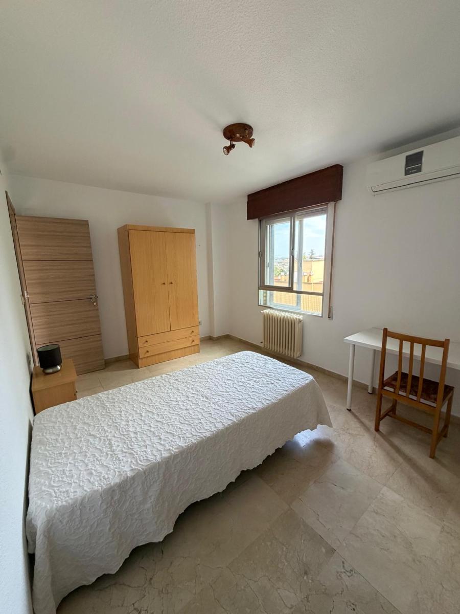 Flat for Rent in Granada
