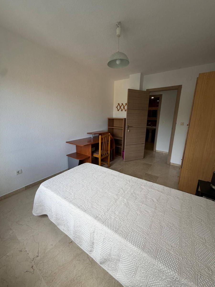 Flat for Rent in Granada