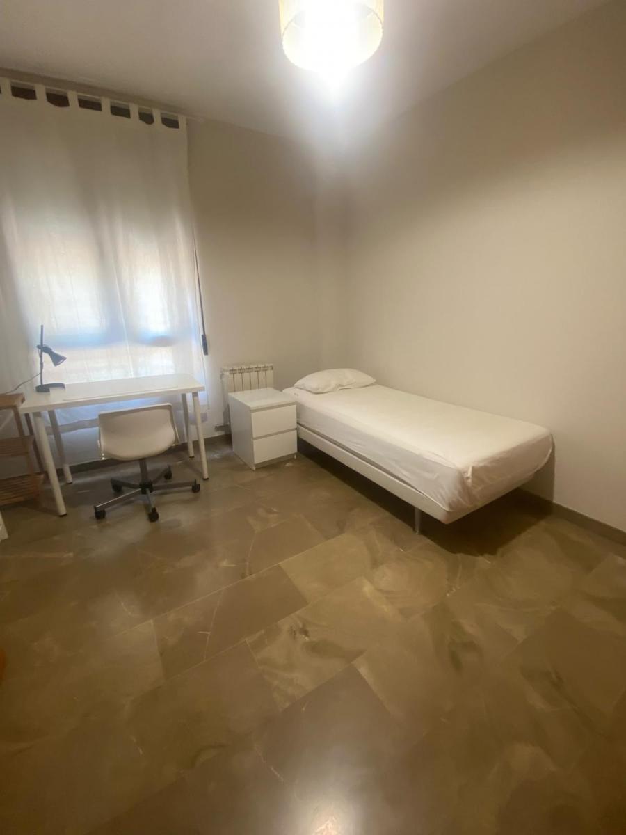 Flat for Rent in Granada