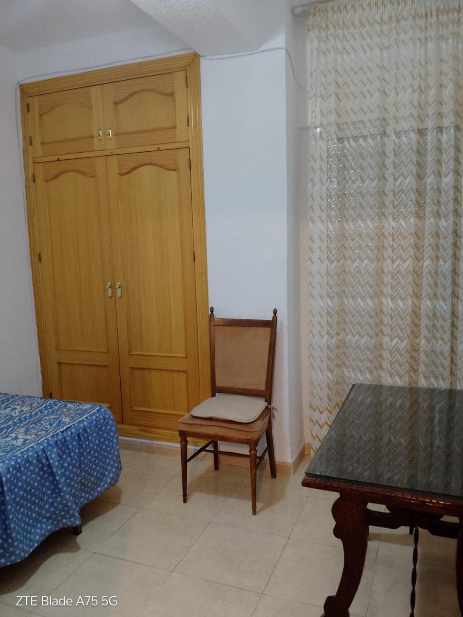 Flat for Rent in Granada