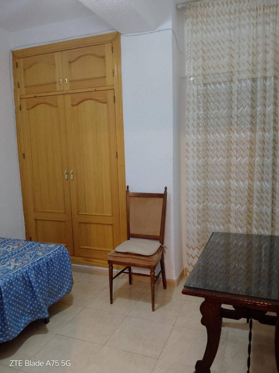 Flat for Rent in Granada