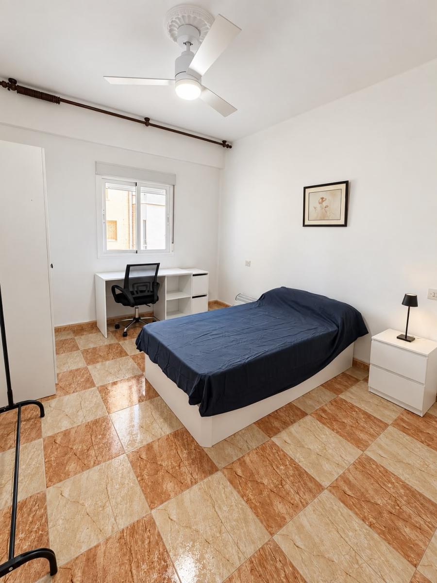 Flat for Rent in Granada
