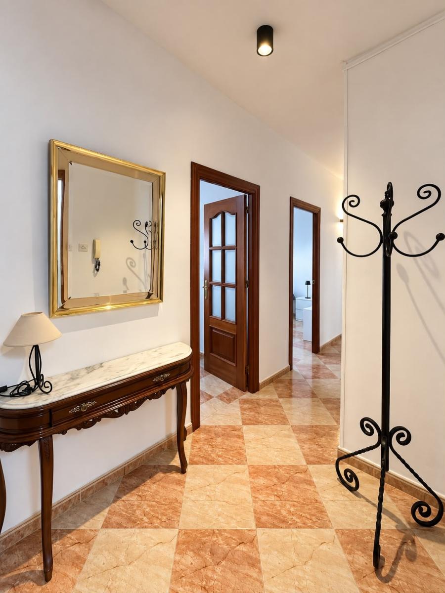 Flat for Rent in Granada
