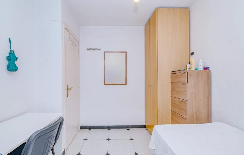 Flat for Rent in Granada