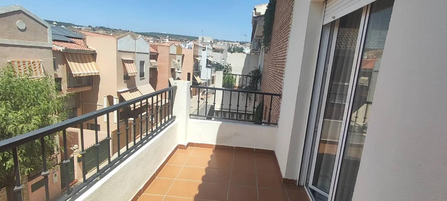 Duplex for Rent in Granada