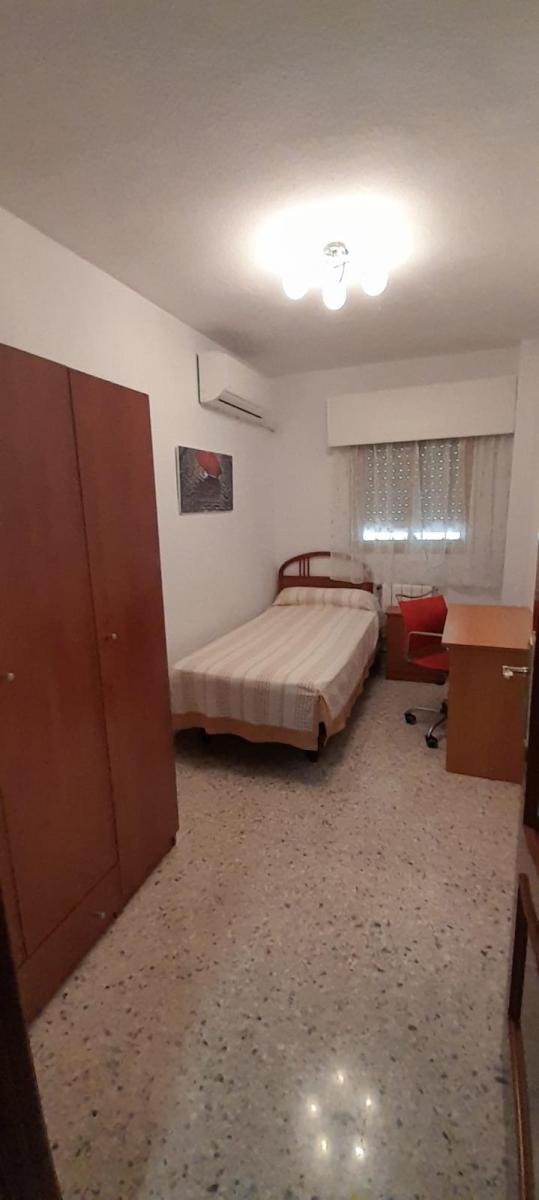 Flat for Rent in Granada