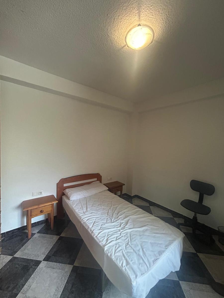 Flat for Rent in Granada