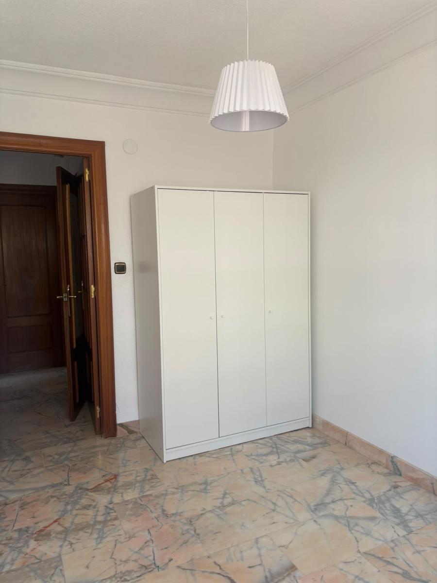 Flat for Rent in Granada