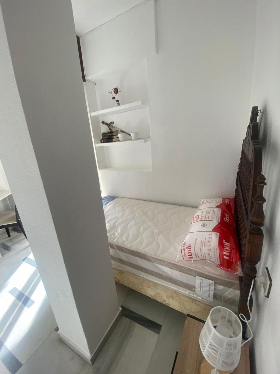 Flat for Rent in Granada