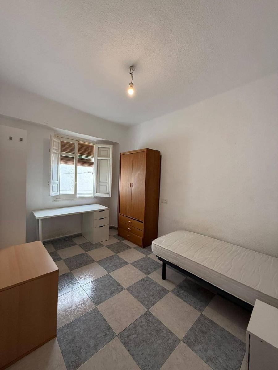 Flat for Sale in Granada