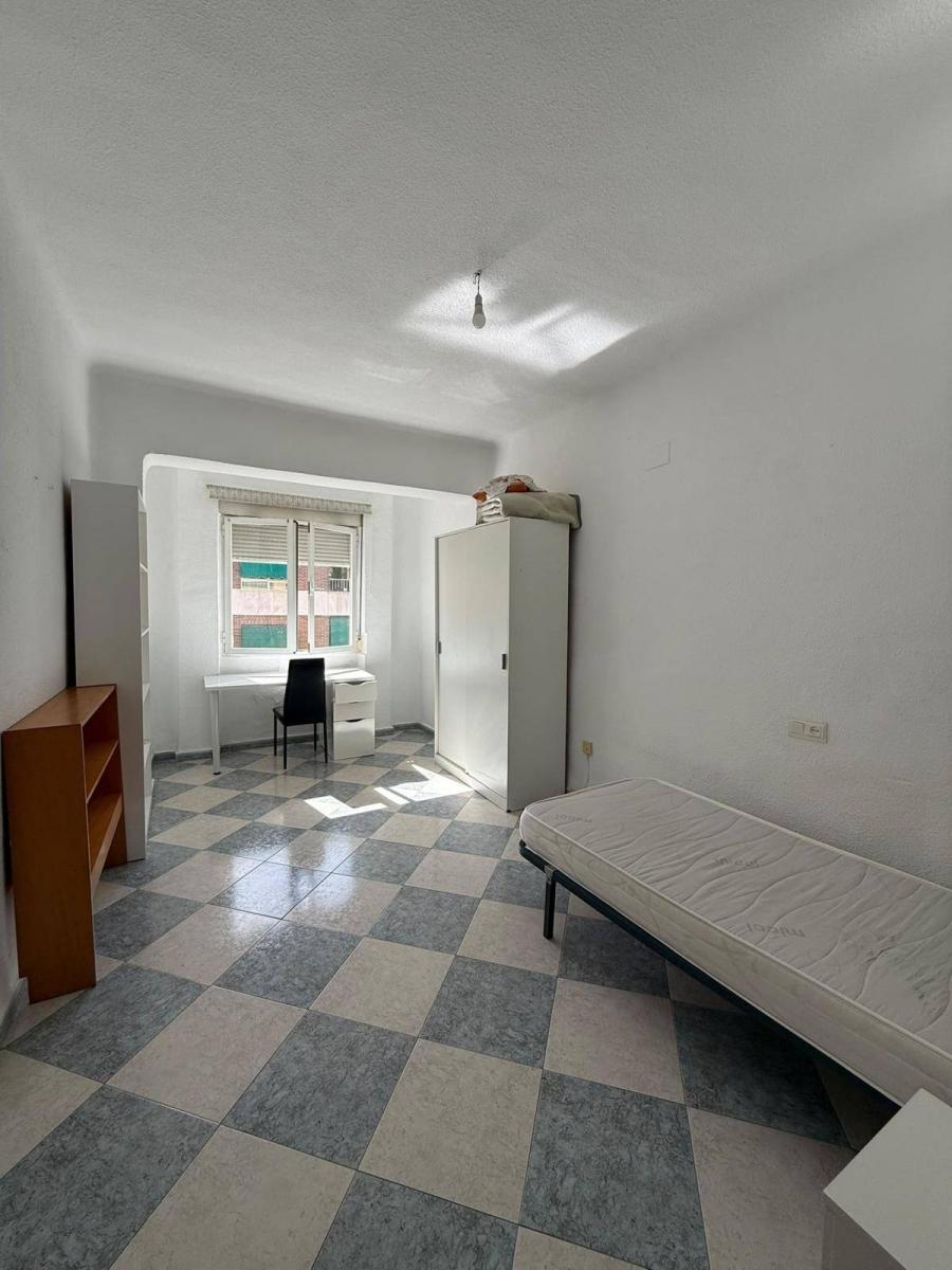 Flat for Sale in Granada
