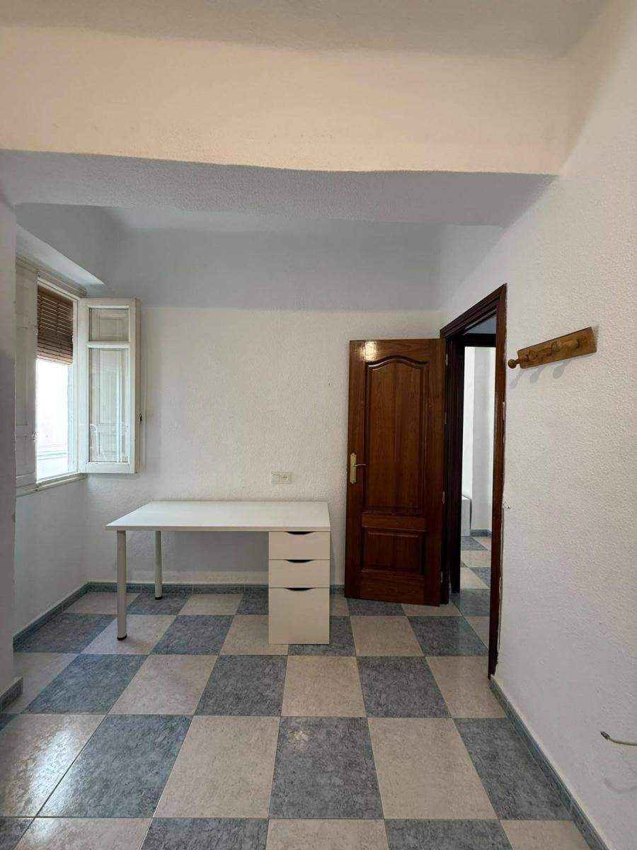 Flat for Sale in Granada