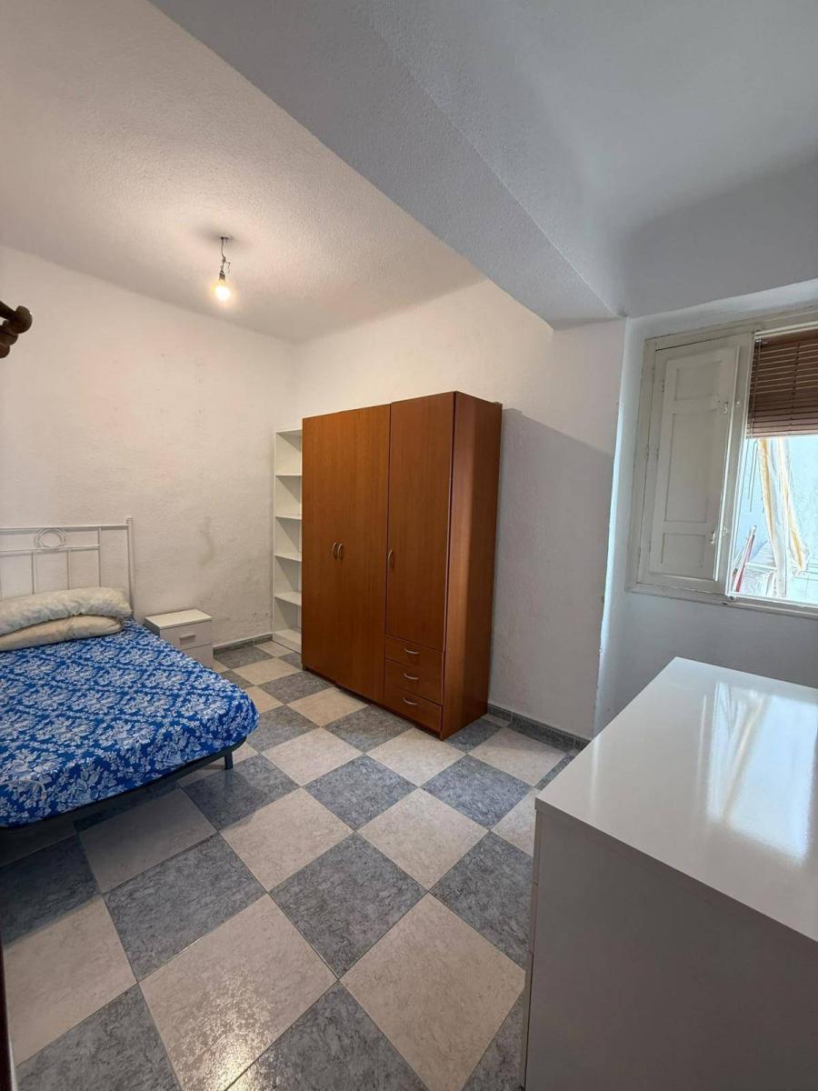 Flat for Sale in Granada