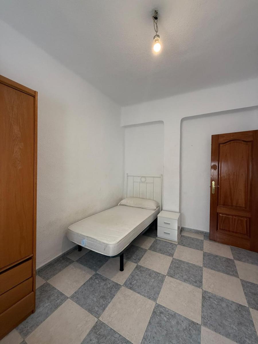 Flat for Sale in Granada