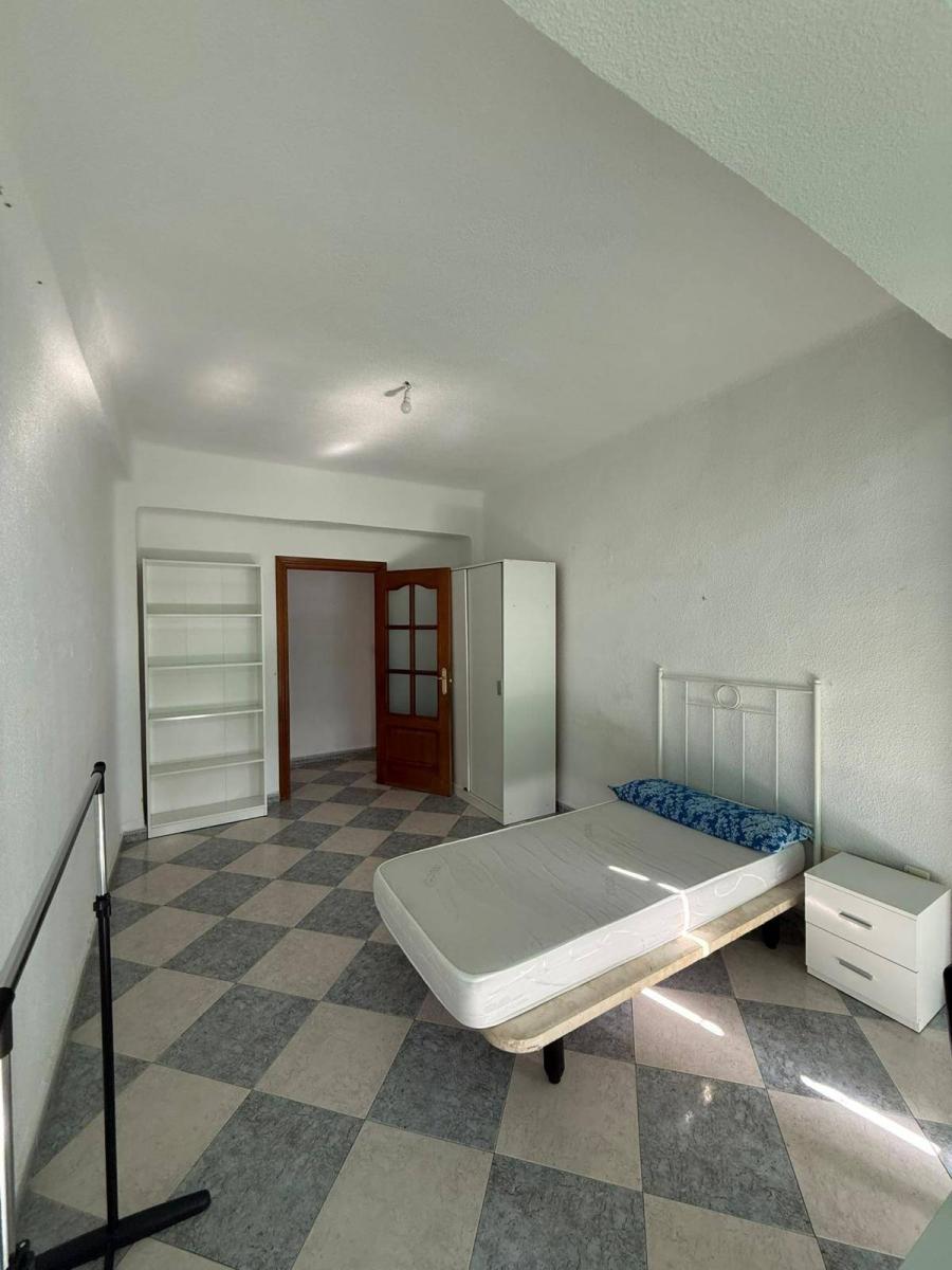 Flat for Sale in Granada