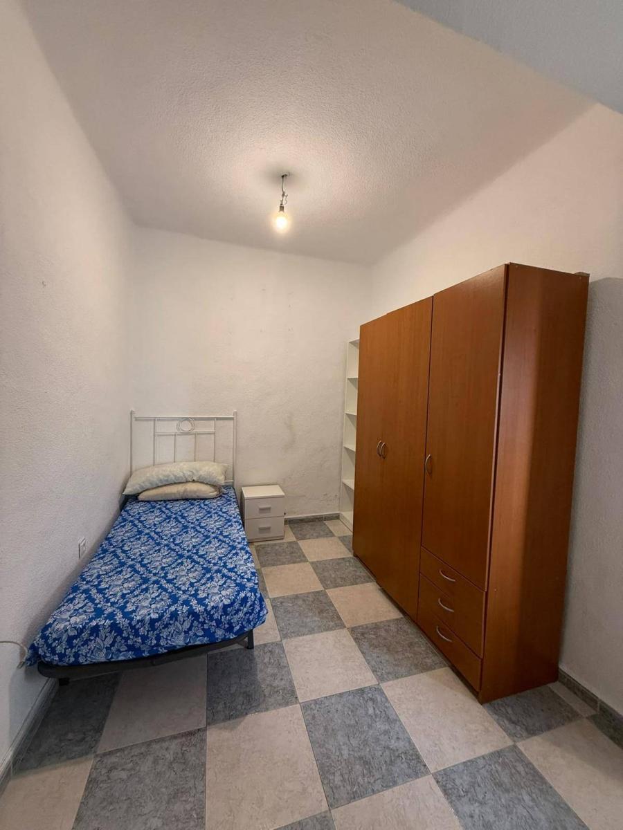 Flat for Sale in Granada