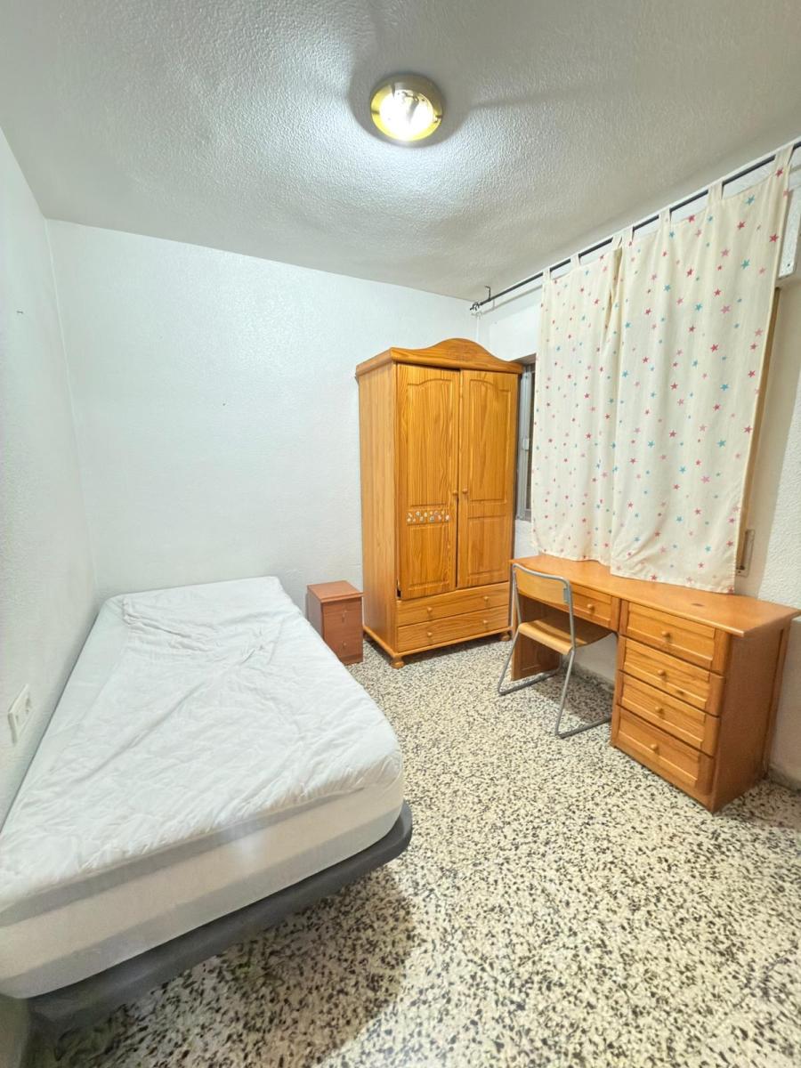 Flat for Rent in Granada