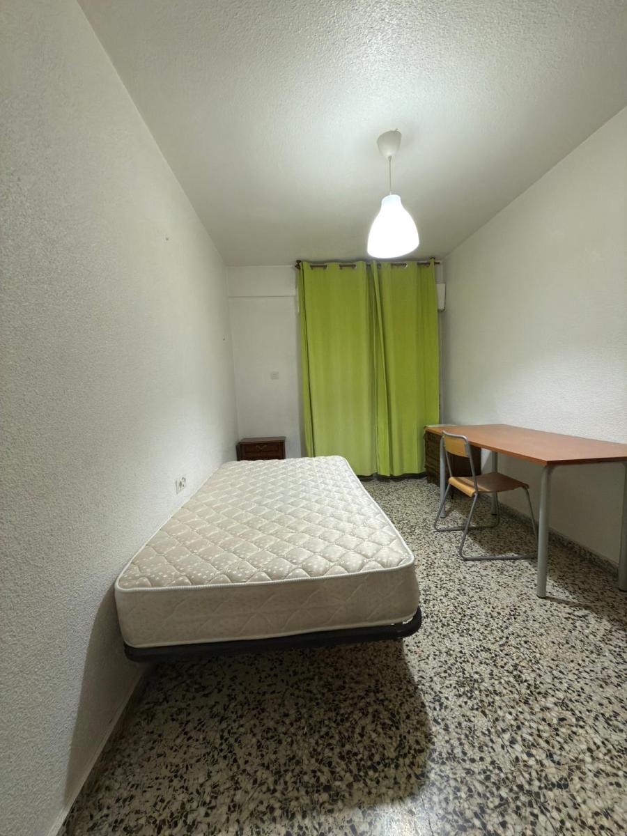 Flat for Rent in Granada
