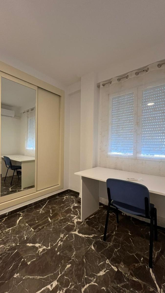 Flat for Rent in Granada