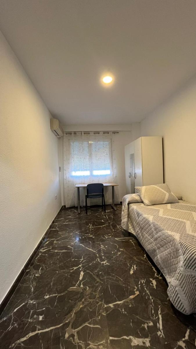 Flat for Rent in Granada