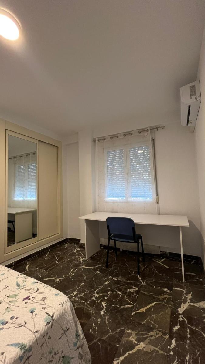 Flat for Rent in Granada