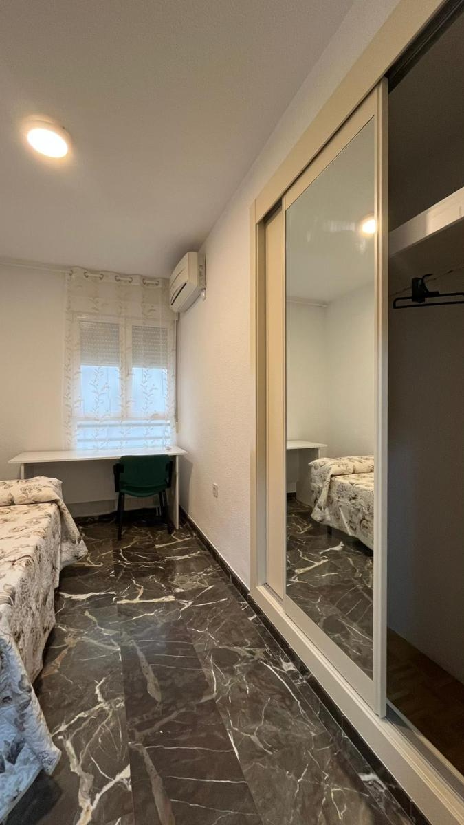 Flat for Rent in Granada