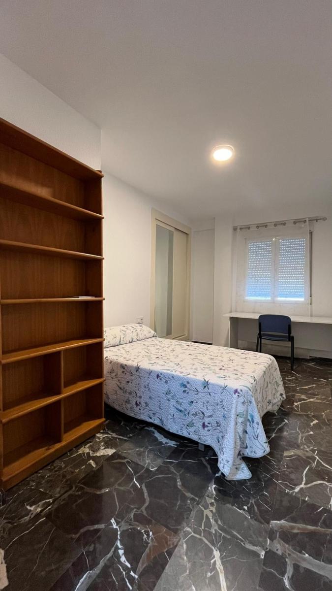 Flat for Rent in Granada