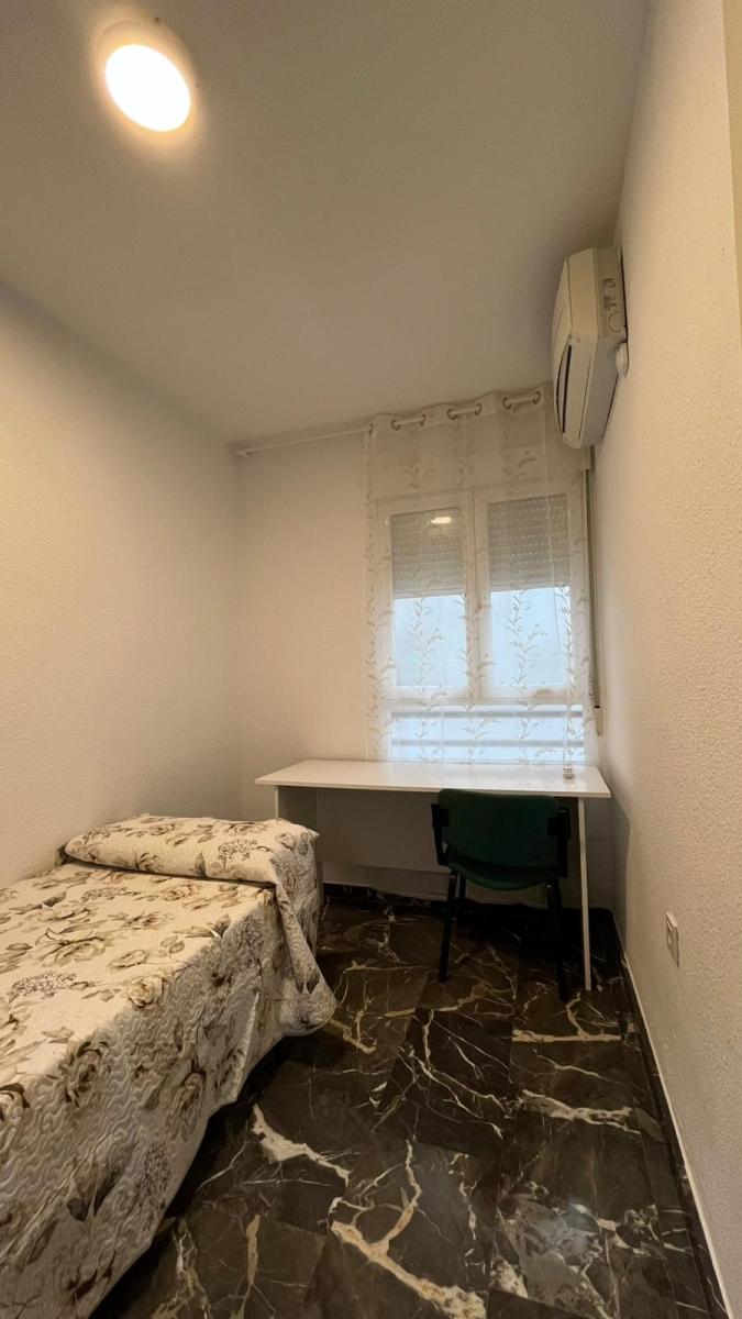 Flat for Rent in Granada