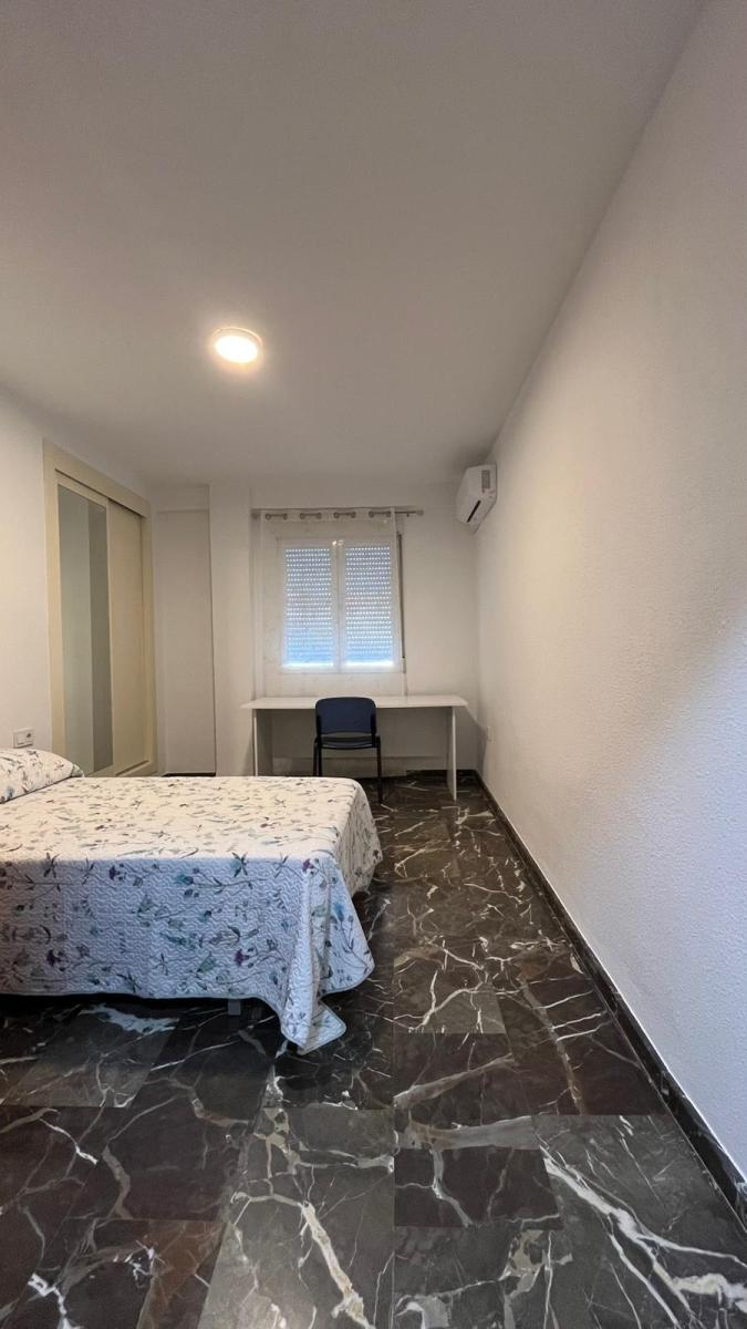 Flat for Rent in Granada