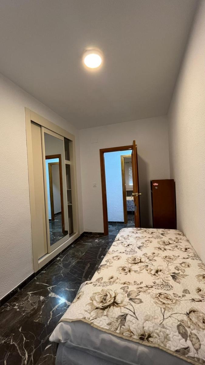 Flat for Rent in Granada