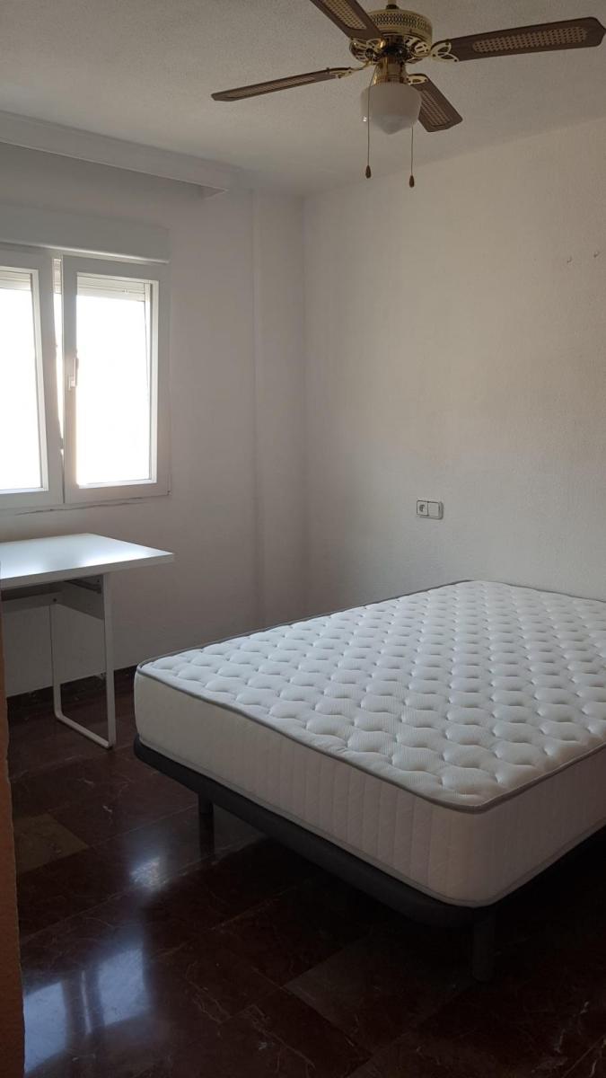 Flat for Rent in La Zubia