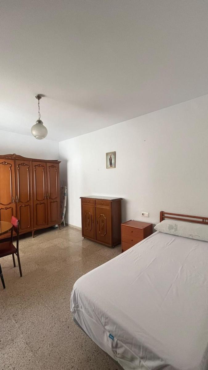 Flat for Rent in Granada