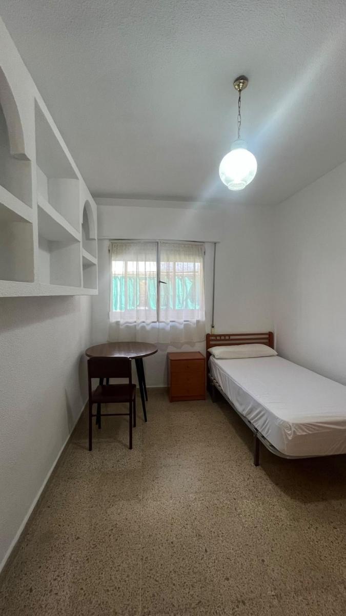 Flat for Rent in Granada