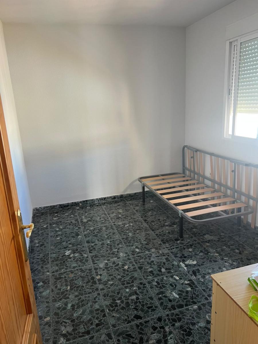 Semi-detached House for Rent in Gójar
