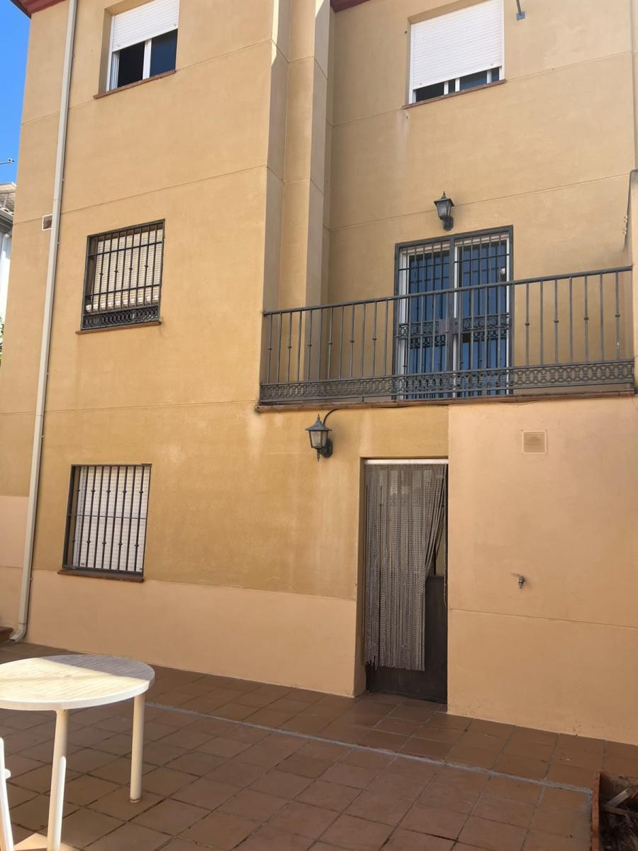 Semi-detached House for Rent in Gójar
