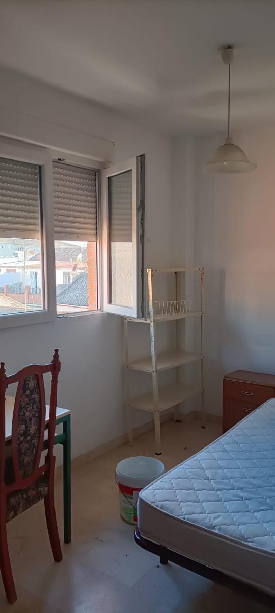 Semi-detached House for Rent in Granada