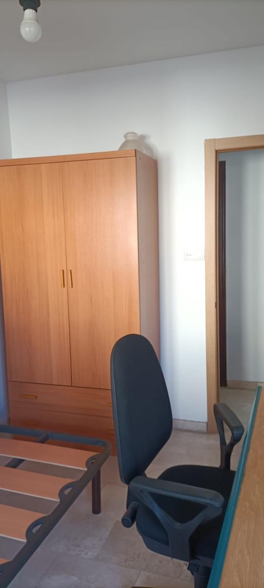 Semi-detached House for Rent in Granada