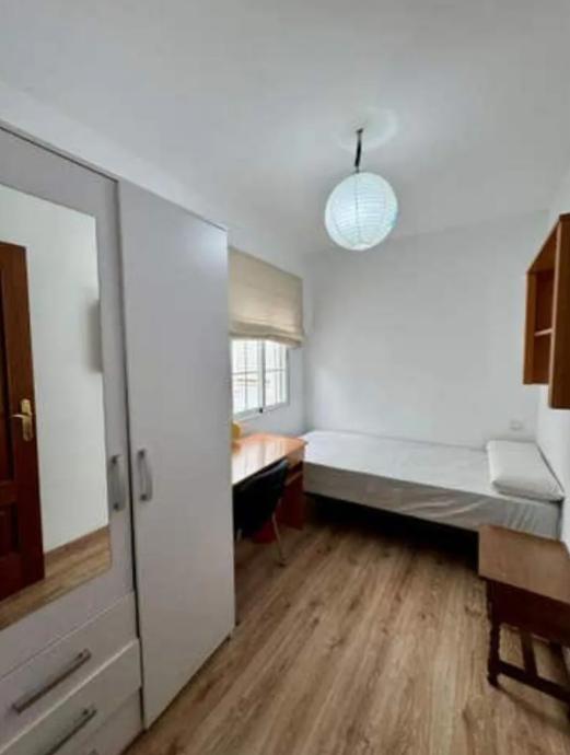 Flat for Rent in Granada