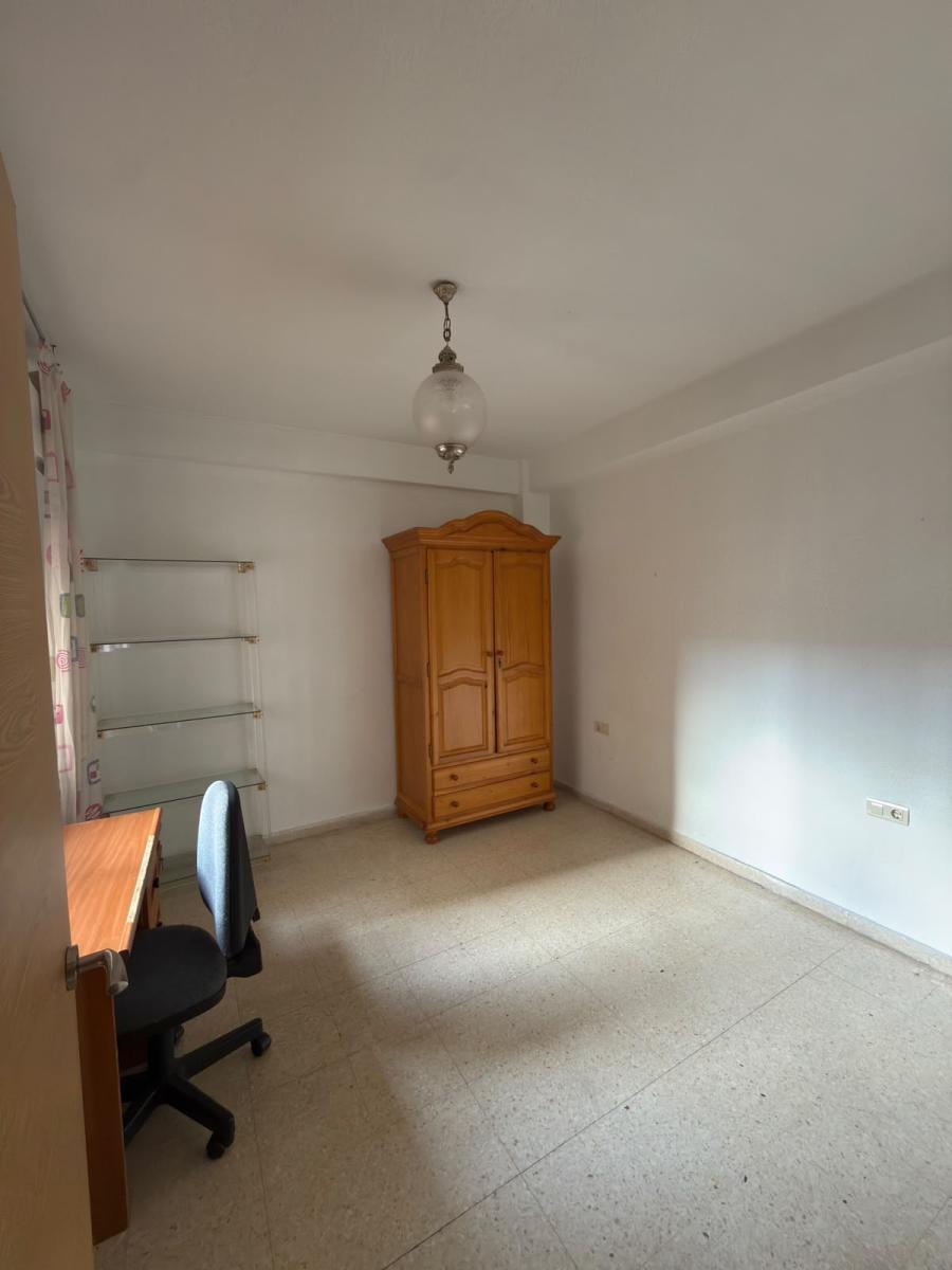 Flat for Sale in Granada