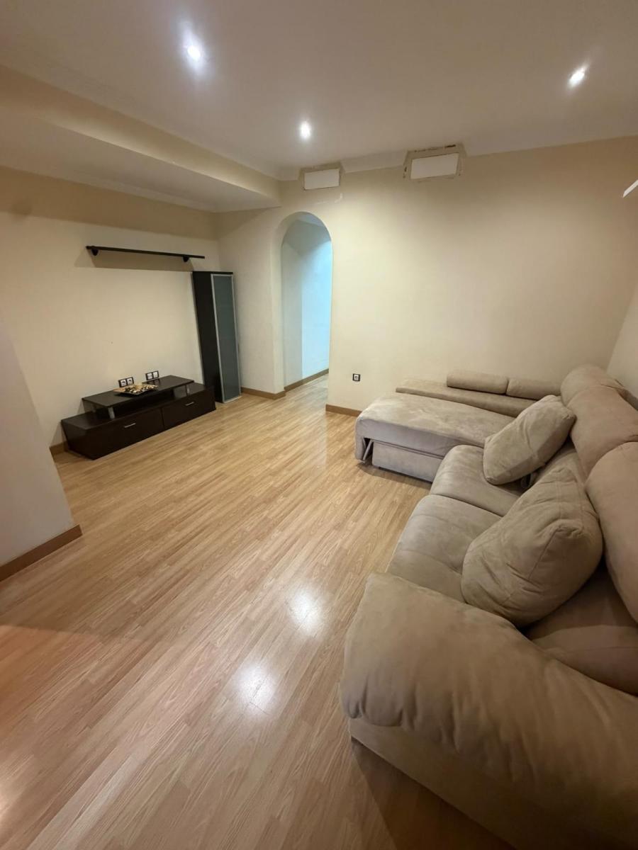 Apartamento en Alquiler en La Zubia
