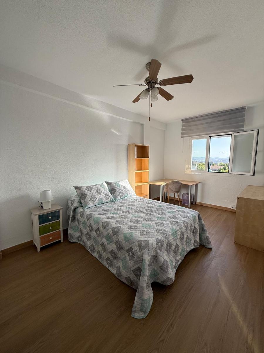 Flat for Sale in Granada
