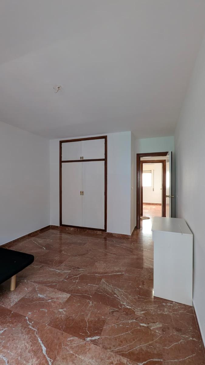 Flat for Rent in Granada