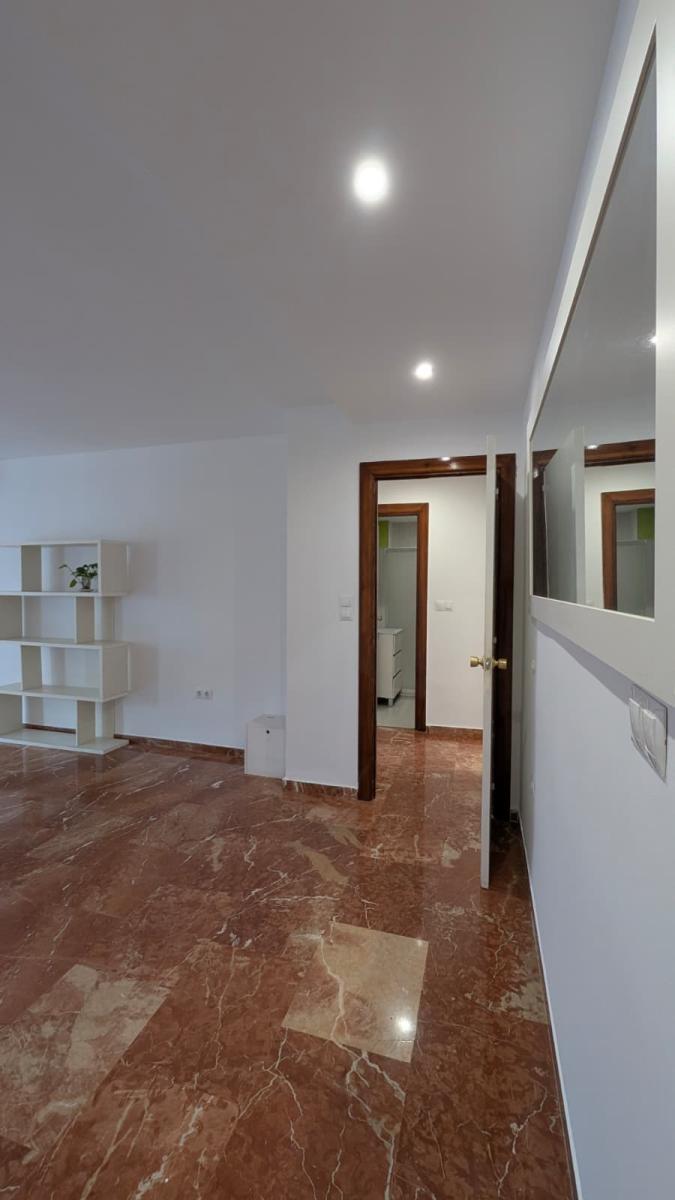 Flat for Rent in Granada