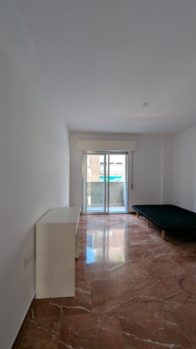 Flat for Rent in Granada