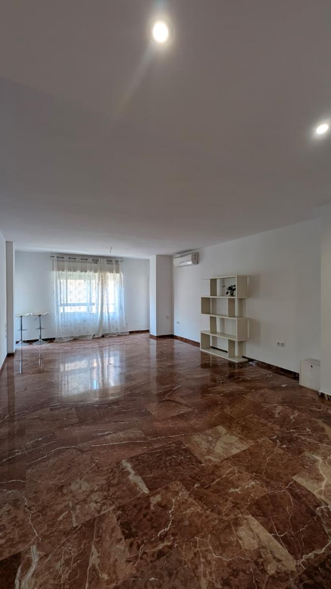 Flat for Rent in Granada