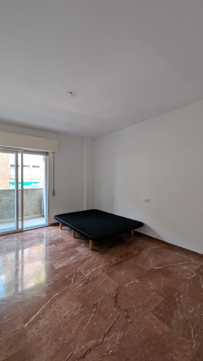 Flat for Rent in Granada