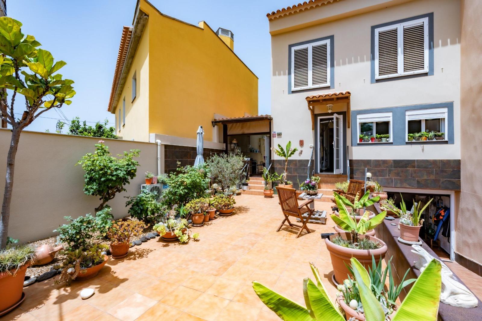 Semi-detached House for Sale in Tegueste