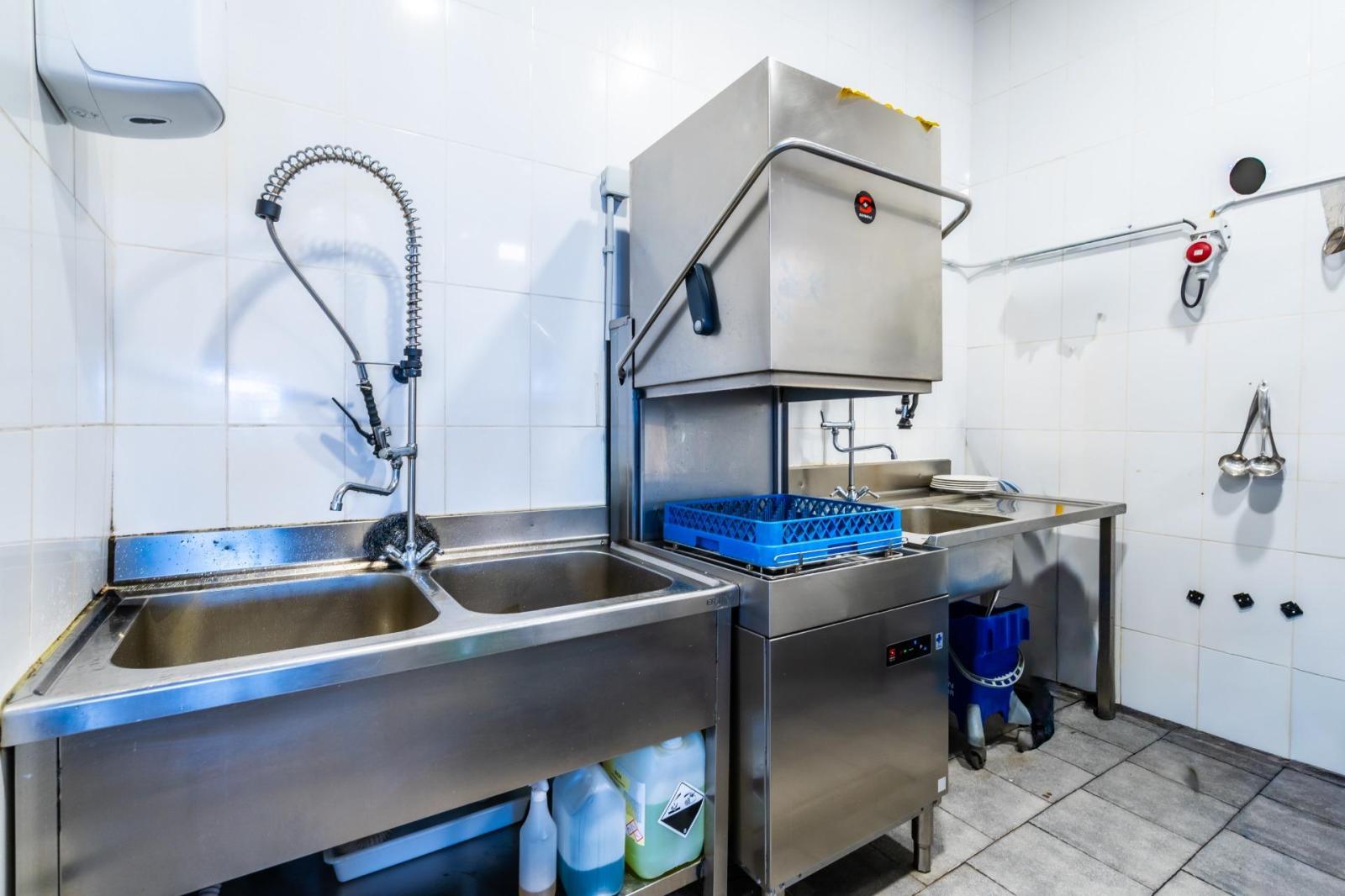 Premise for Rent in Arona