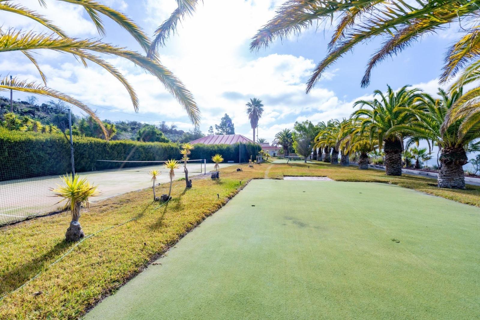 Hotel for Sale in Guía de Isora
