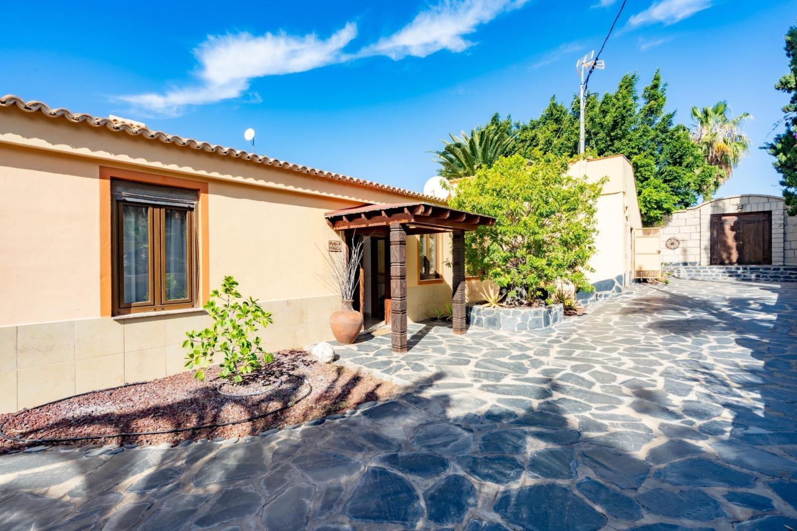 Hotel for Sale in Guía de Isora